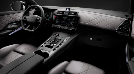 「DS7」E-TENSE 4X4——高颜值实力派混动SUV巴黎车展正式亮相！