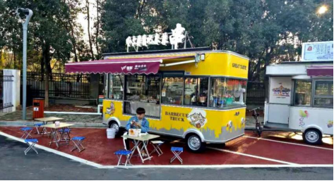 金彭餐车驶入南昌大学城 打破传统餐厅经营模式