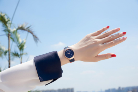 学生手表什么牌子好，聚利时手表谁戴谁好看！