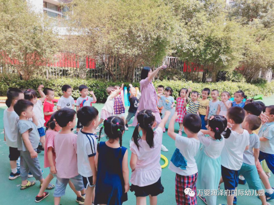 w88优德中文版澳海幼儿园:接纳和信任老师,是给老师最好的礼物!